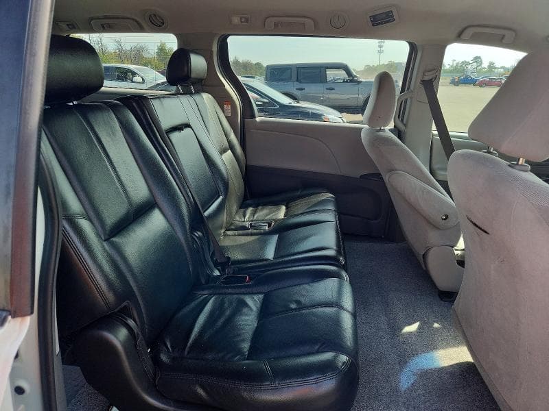 2017 TOYOTA SIENNA L 7-PASSENGER 11