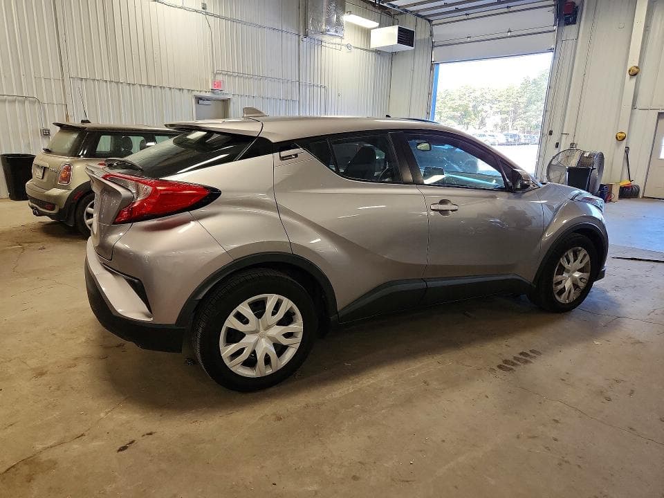 2019 TOYOTA C-HR LE 3