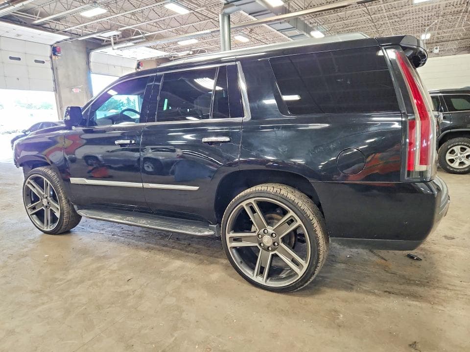 2019 CADILLAC ESCALADE LUXURY 2