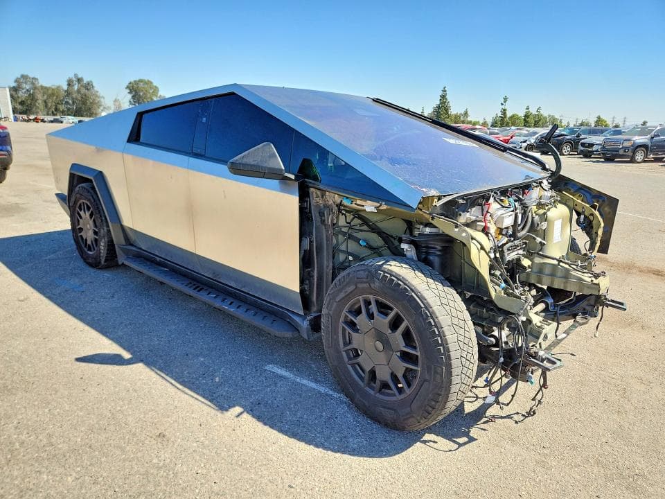 2024 TESLA CYBERTRUCK 4