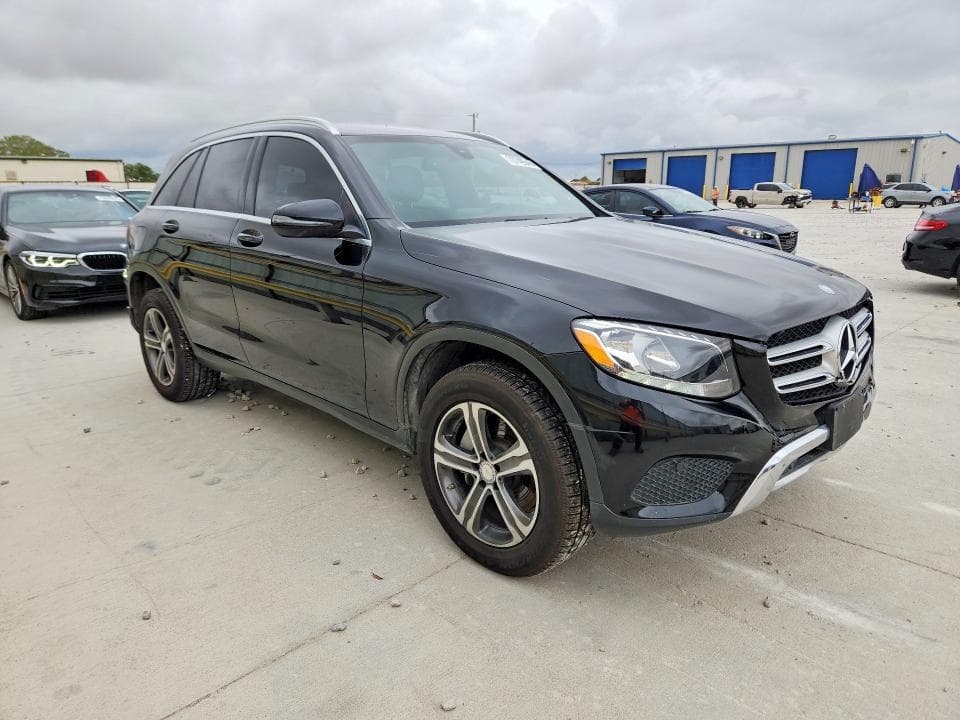 2017 MERCEDES-BENZ GLC 300 4