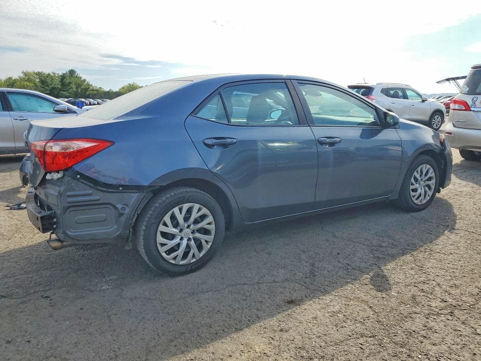 2017 TOYOTA COROLLA LE 3