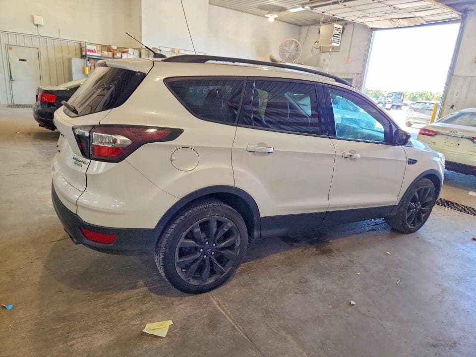 2017 FORD ESCAPE TITANIUM 3