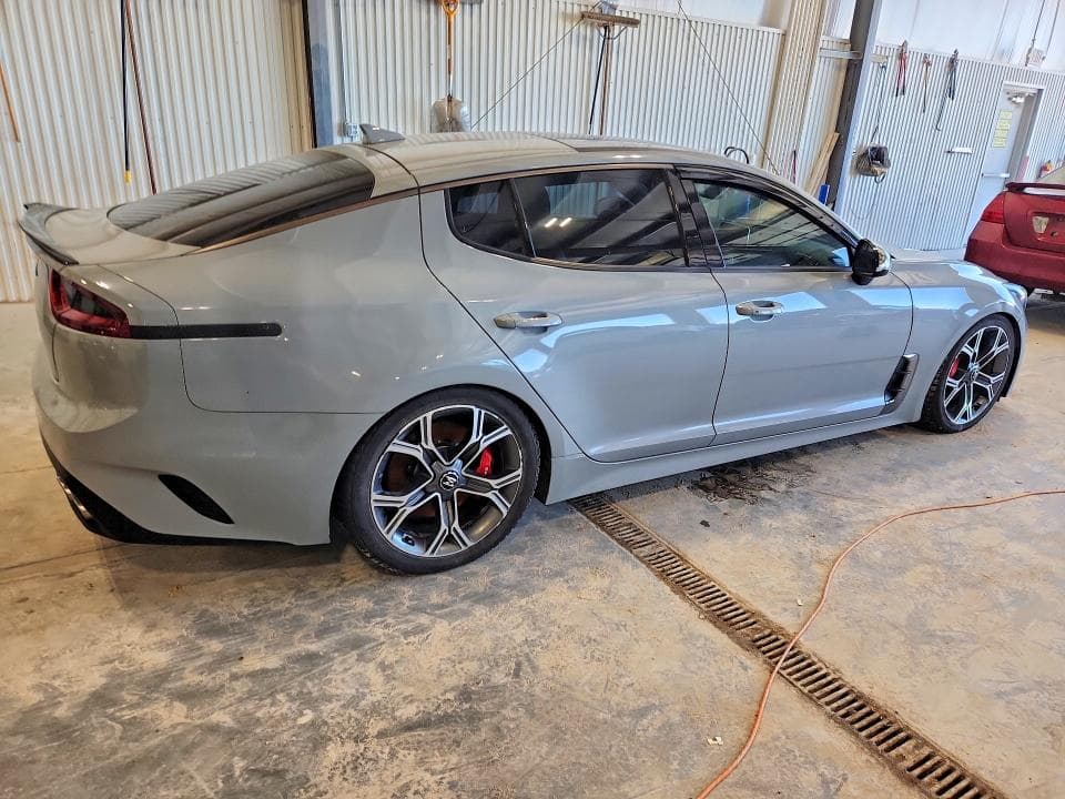 2018 KIA STINGER GT2 3