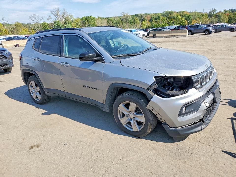 2022 JEEP COMPASS 4
