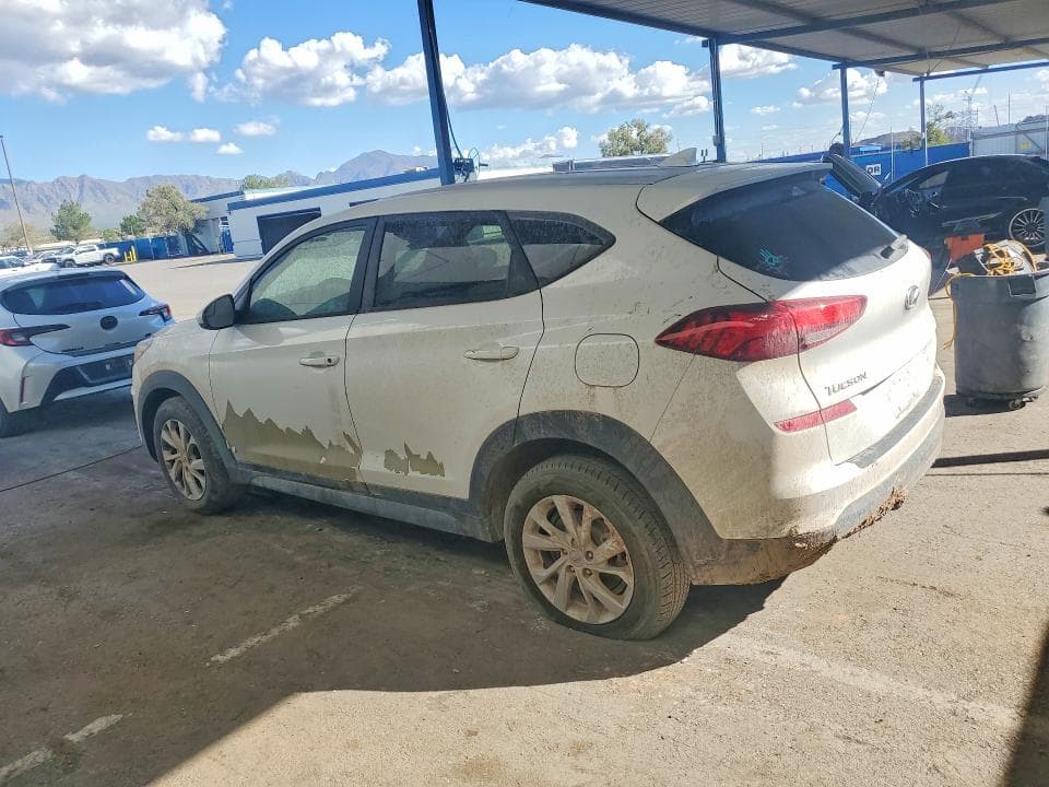 2020 HYUNDAI 4DR 2