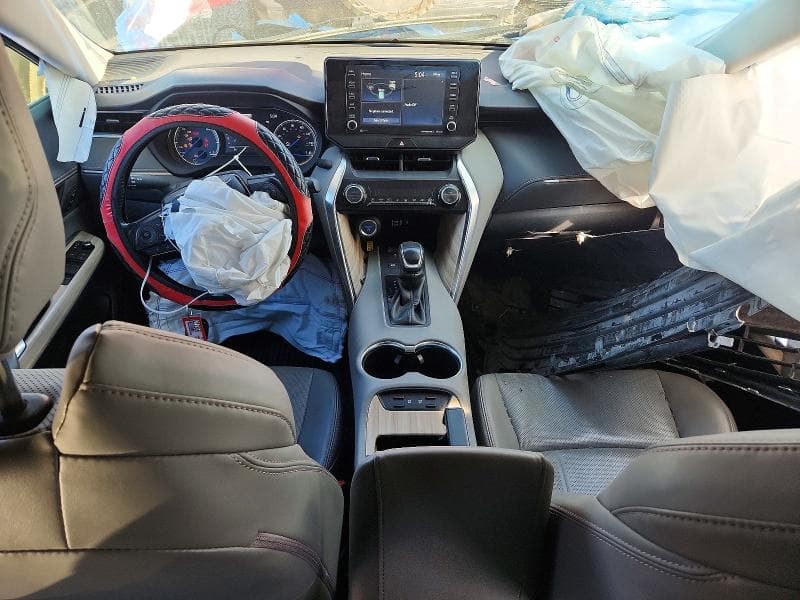 2021 TOYOTA VENZA XLE 8