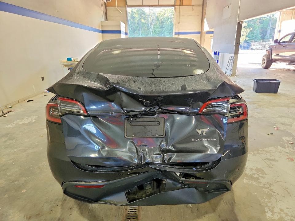 2024 TESLA MODEL Y 6