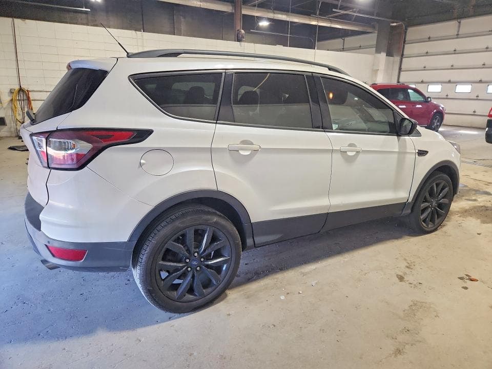 2017 FORD ESCAPE SE 3
