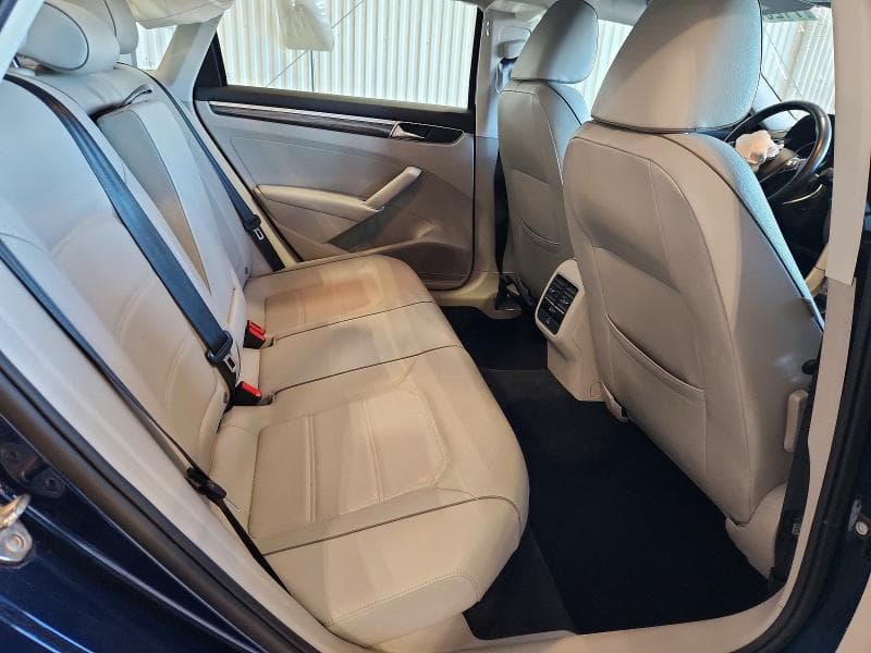 2018 VOLKSWAGEN PASSAT SE 10