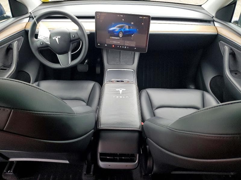 2023 TESLA MODEL Y 8