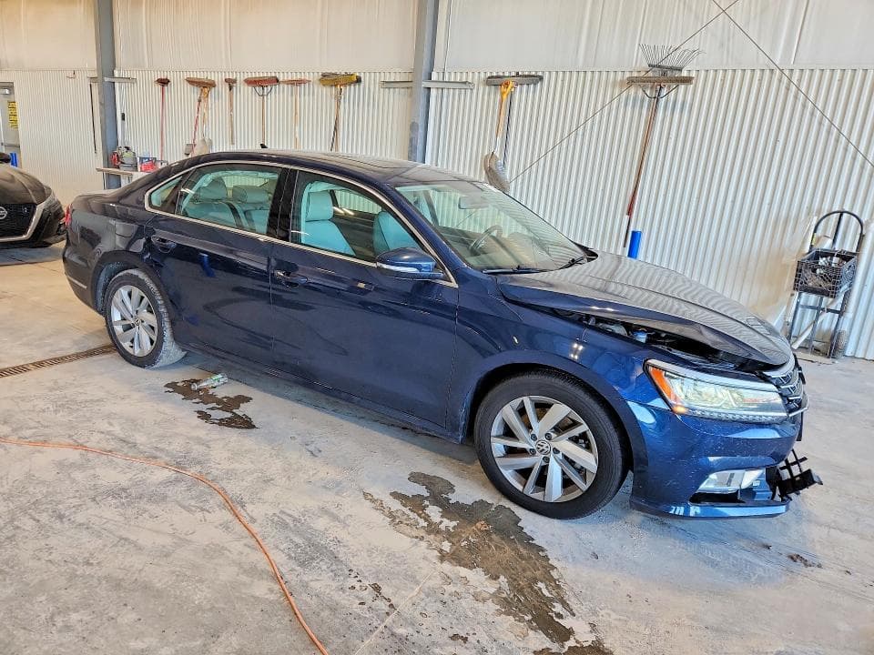 2018 VOLKSWAGEN PASSAT SE 4