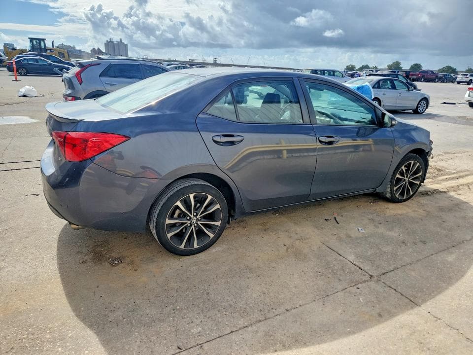 2019 TOYOTA COROLLA SE 3