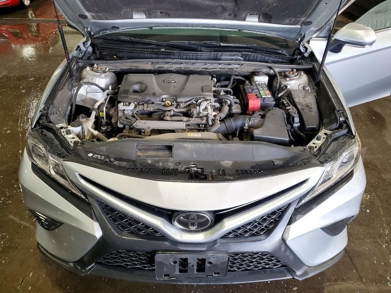 2020 TOYOTA CAMRY SE 11