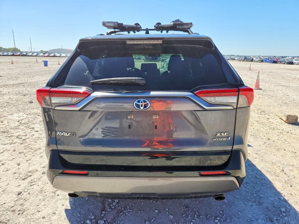 2020 TOYOTA RAV4 XSE 6