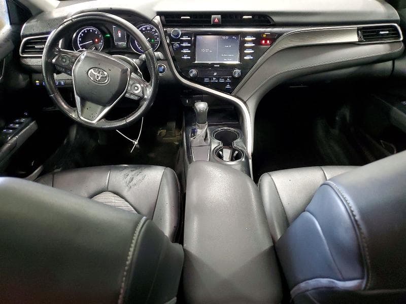 2020 TOYOTA CAMRY SE 8