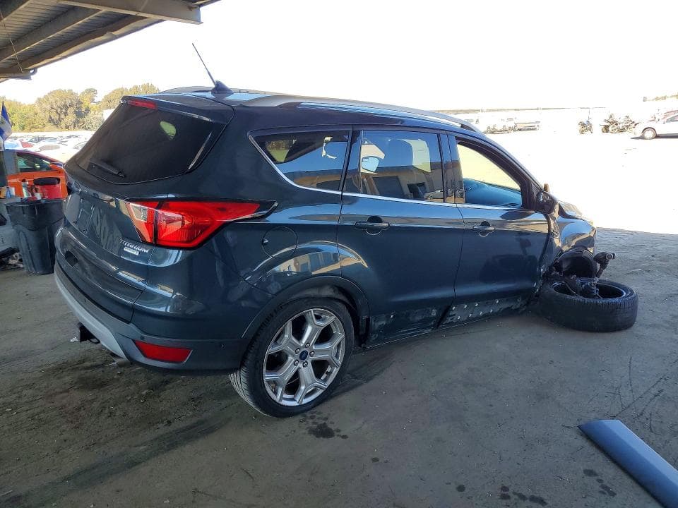 2019 FORD ESCAPE TITANIUM 3