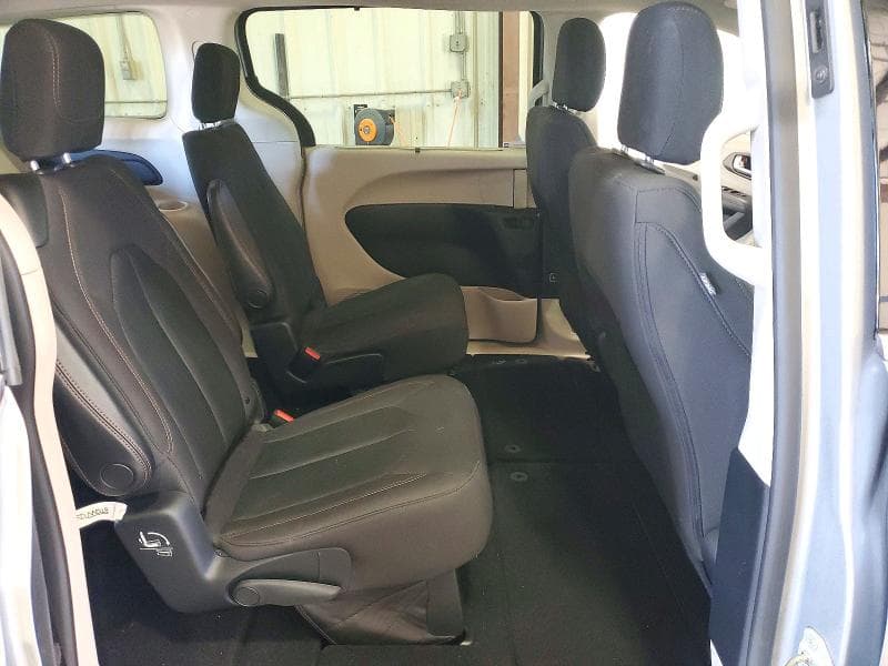 2019 CHRYSLER PACIFICA TOURING PLUS 11
