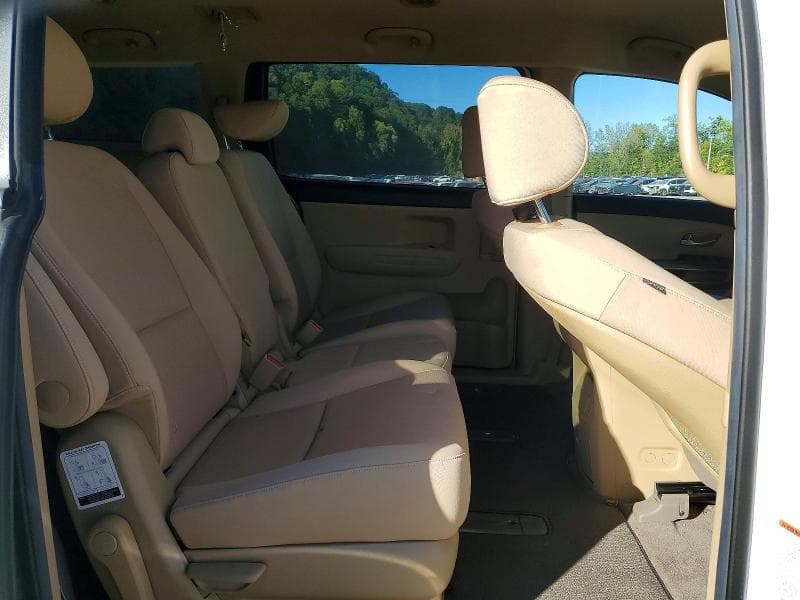 2019 KIA SEDONA LX 11
