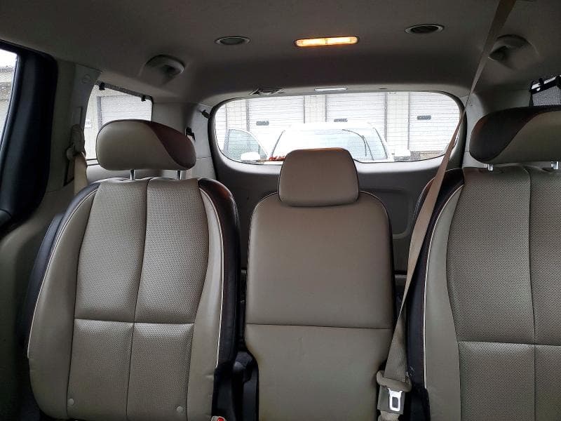 2017 KIA SEDONA LX 10