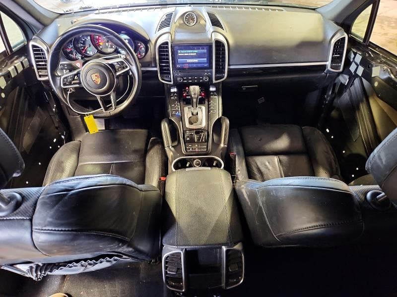 2018 PORSCHE CAYENNE 8