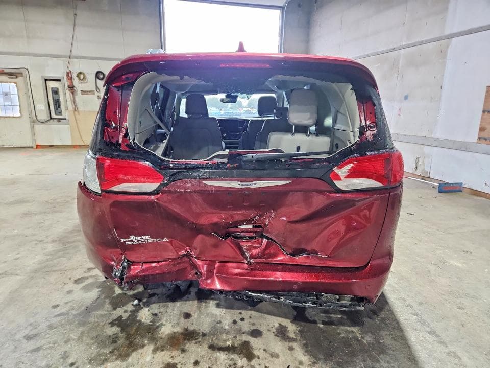 2019 CHRYSLER PACIFICA TOURING L 6