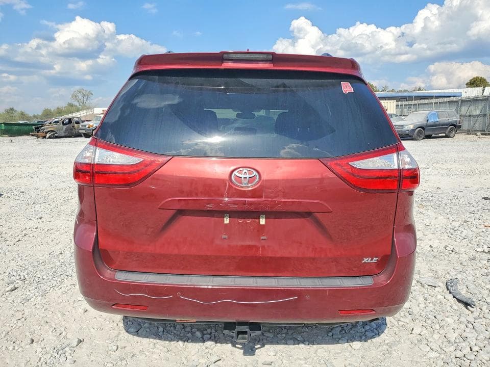 2019 TOYOTA SIENNA XLE PREMIUM 8-PASSENGER 6