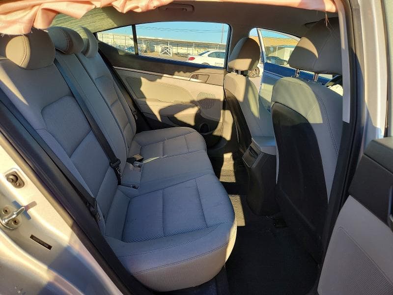 2018 HYUNDAI ELANTRA SEL 10
