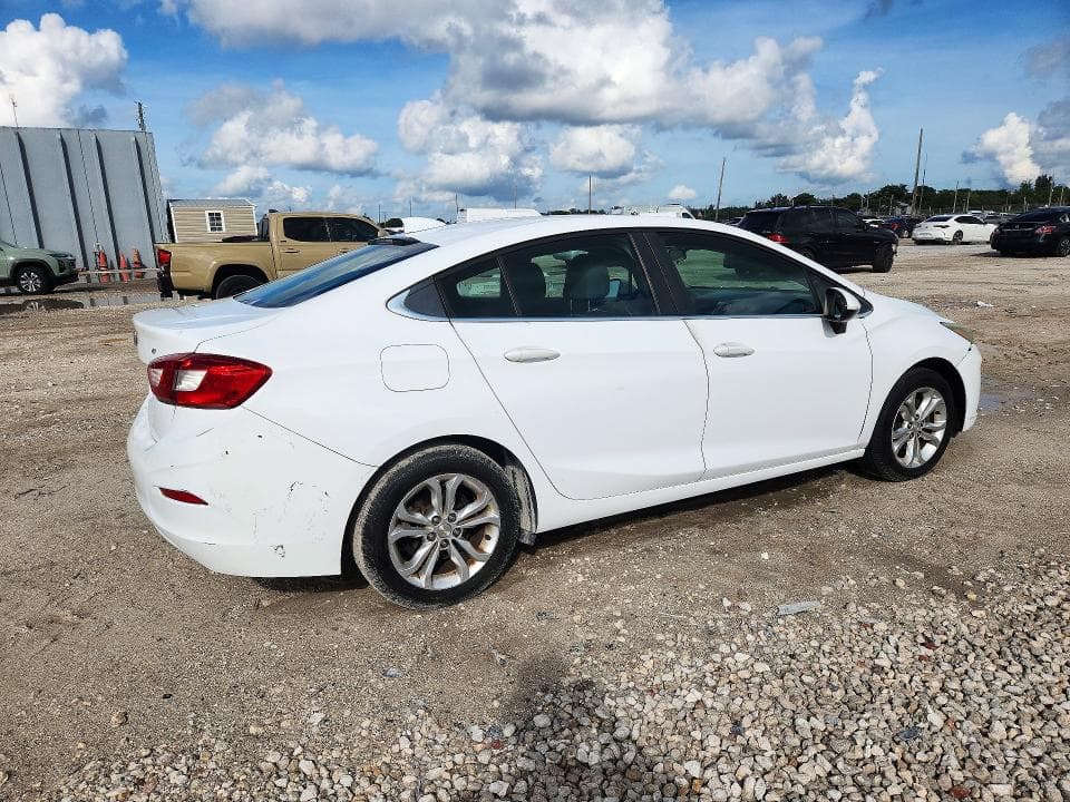 2019 CHEVROLET CRUZE LT 3
