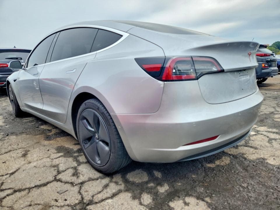 2018 TESLA MODEL 3 2