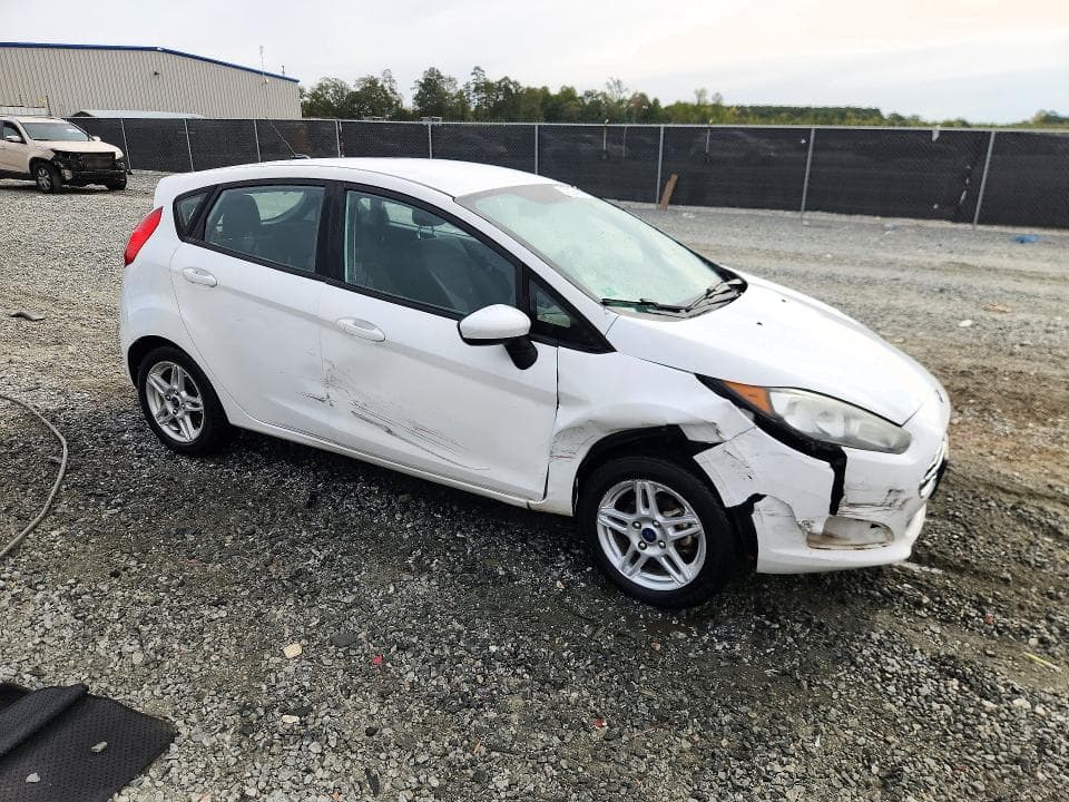 2017 FORD FIESTA SE 4