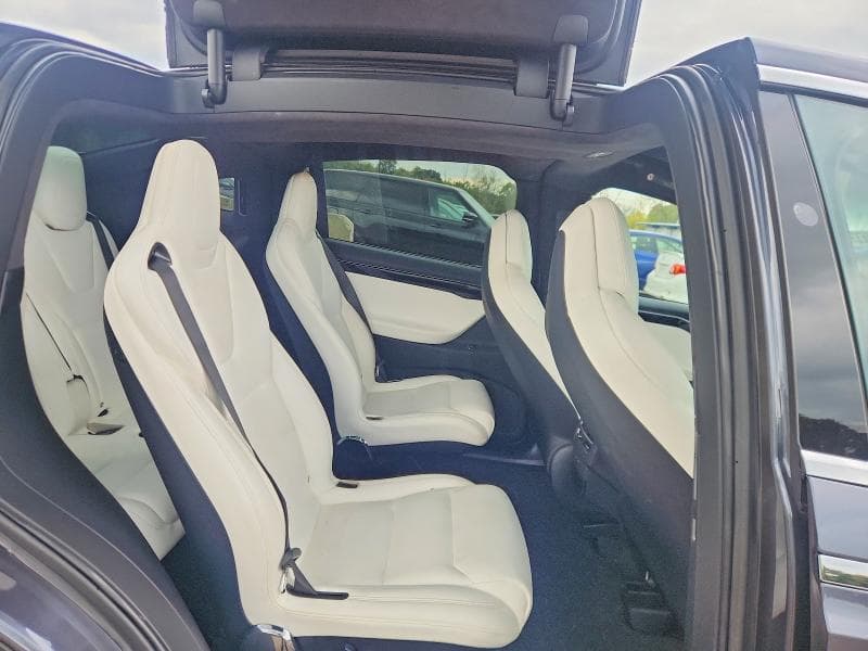 2018 TESLA MODEL X 11