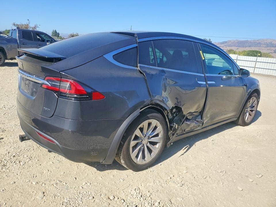 2018 TESLA MODEL X 3