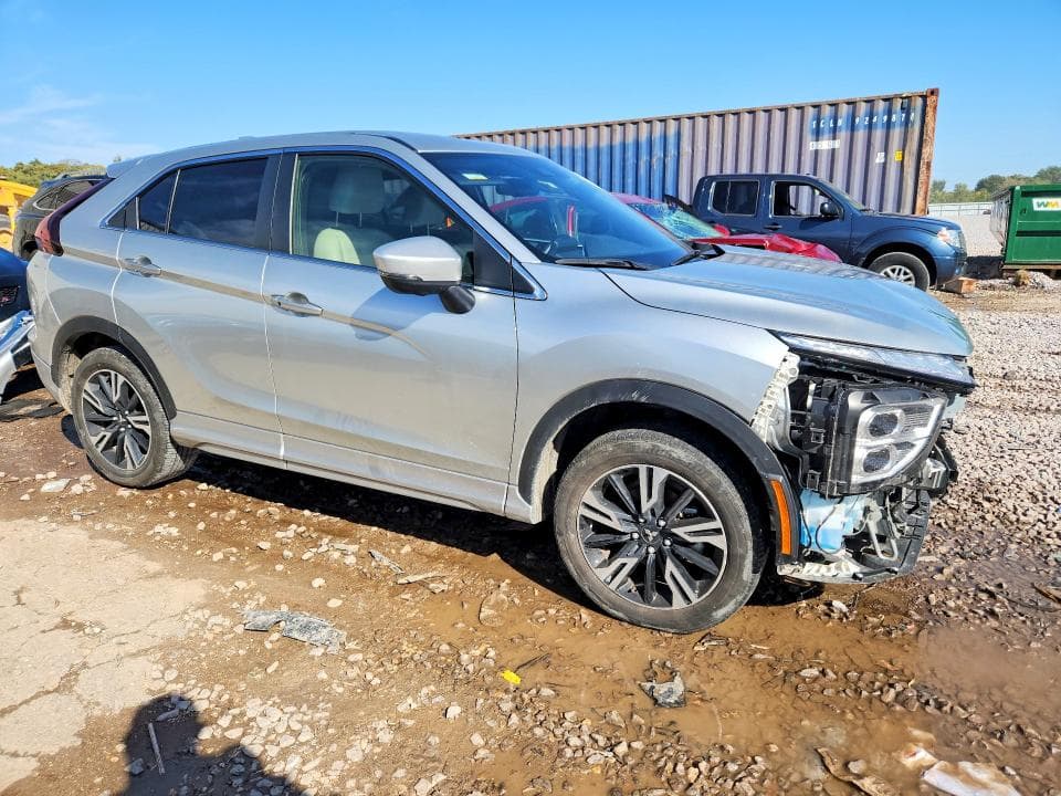 2025 MITSUBISHI ECLIPSE CROSS SE 4