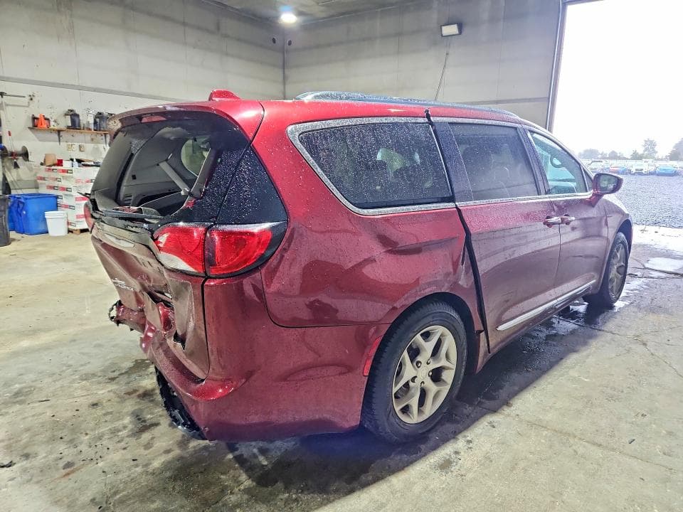 2019 CHRYSLER PACIFICA TOURING L 3