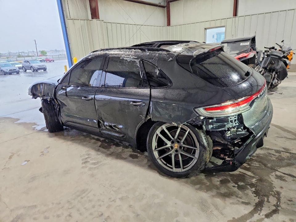 2026 PORSCHE MACAN BASE 2