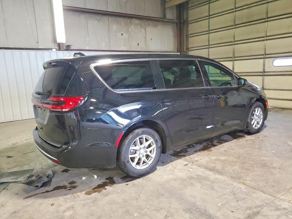 2027 CHRYSLER PACIFICA SELECT 3