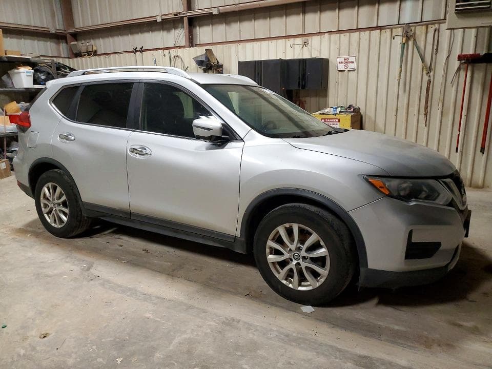 2017 NISSAN ROGUE SV 4