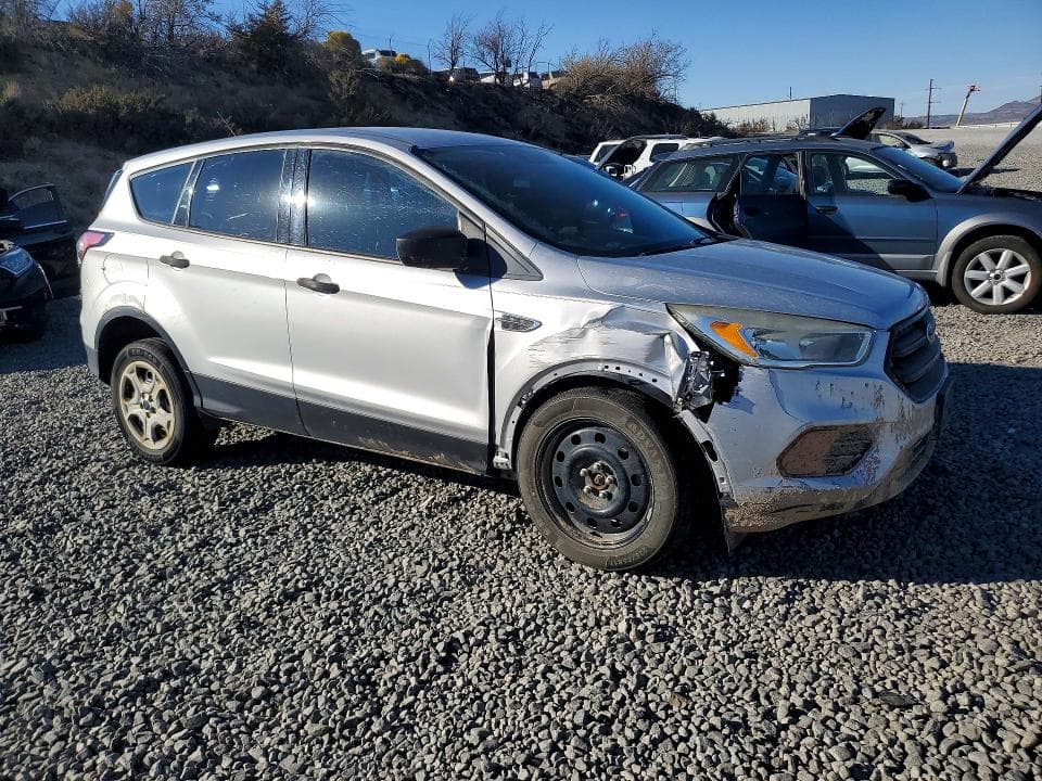 2017 FORD ESCAPE S 4
