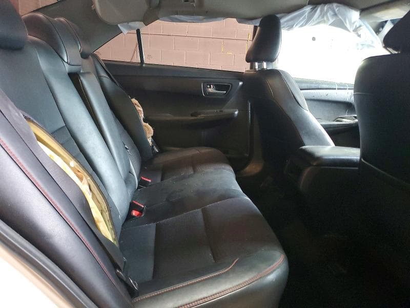 2017 TOYOTA CAMRY SE 10