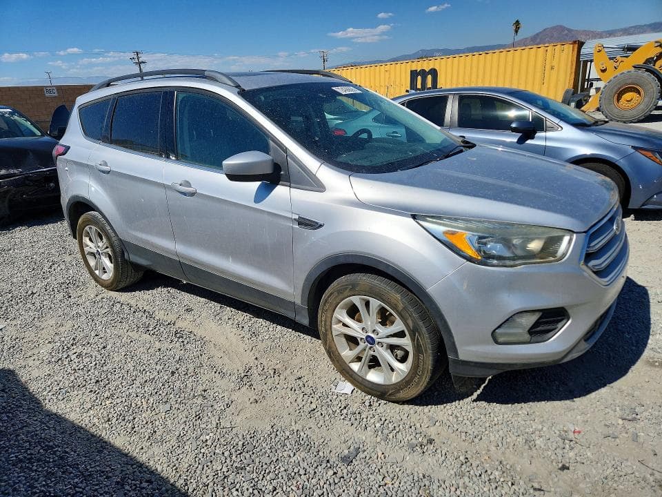 2018 FORD ESCAPE SE 4
