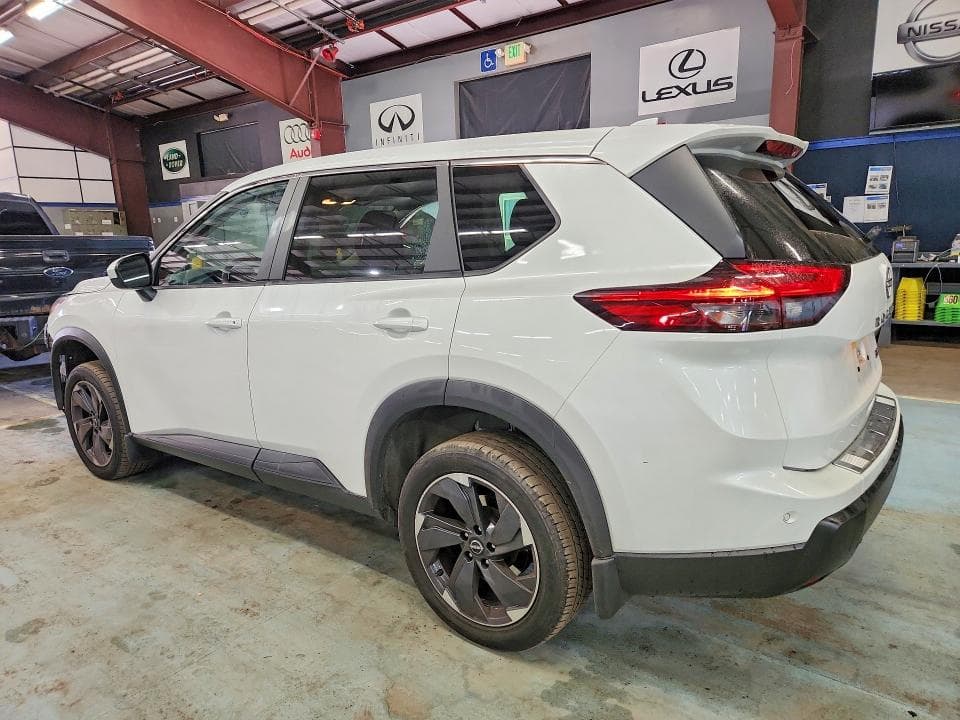 2024 NISSAN ROGUE SV 2