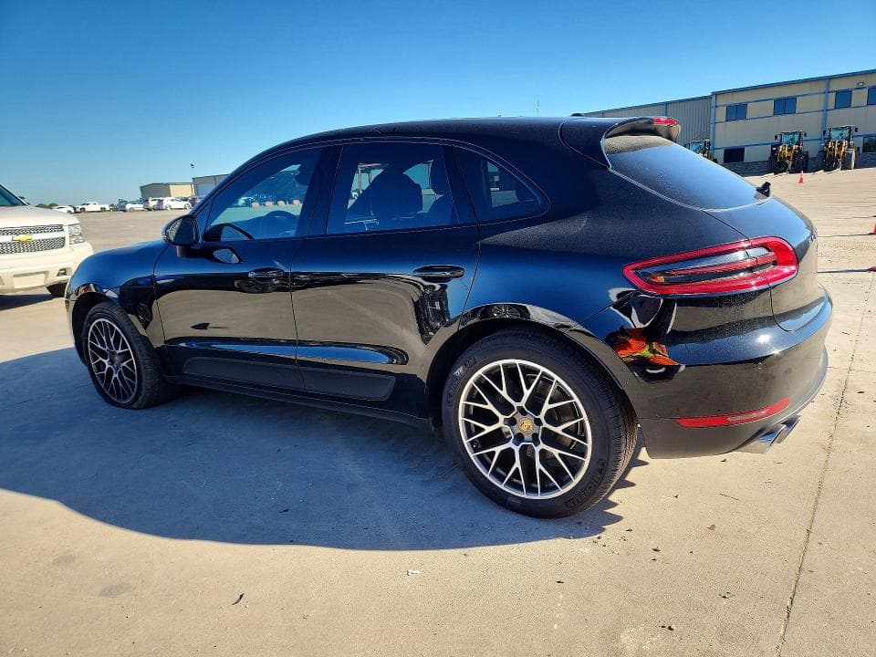 2018 PORSCHE MACAN 2
