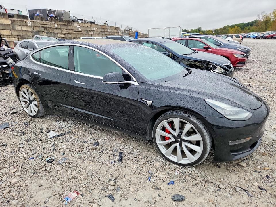 2018 TESLA MODEL 3 4