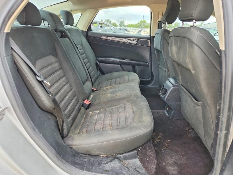 2017 FORD FUSION SE 10