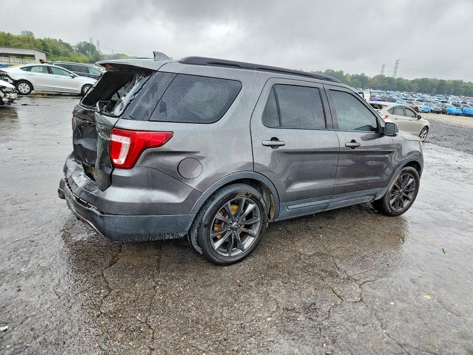 2017 FORD EXPLORER XLT 3