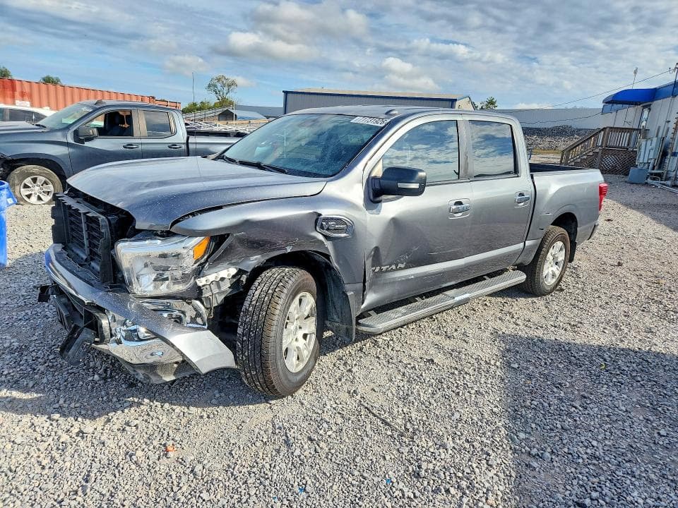 2017 NISSAN TITAN SV