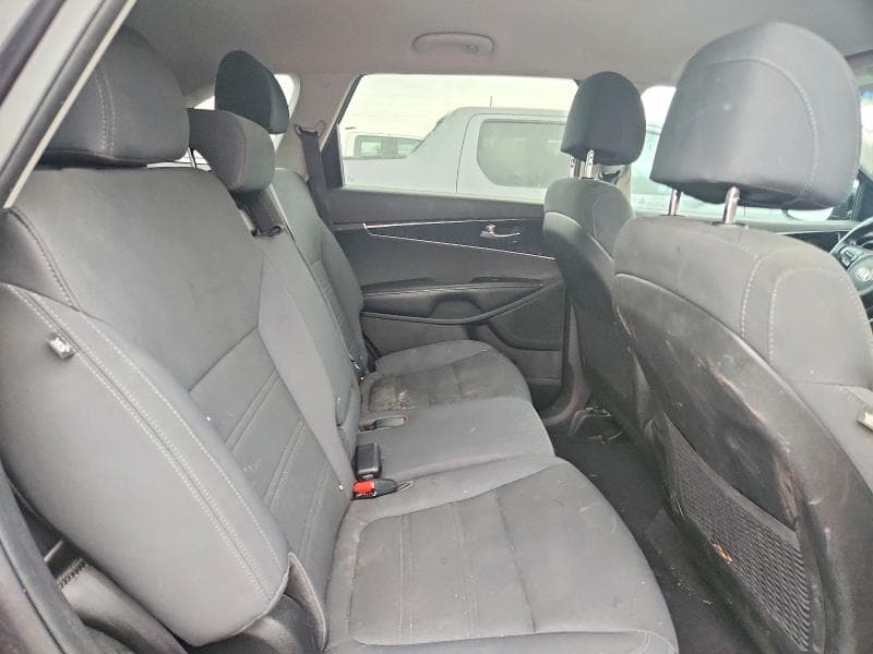 2017 KIA SORENTO LX 11