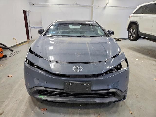2025 TOYOTA PRIUS LE 5