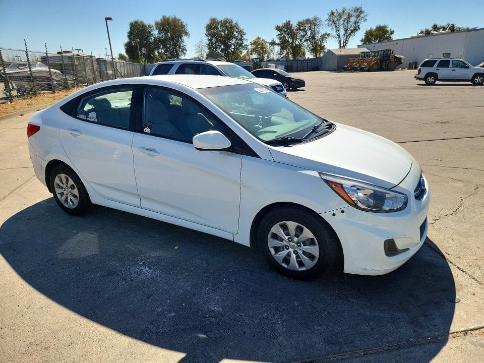 2017 HYUNDAI ACCENT SE 4